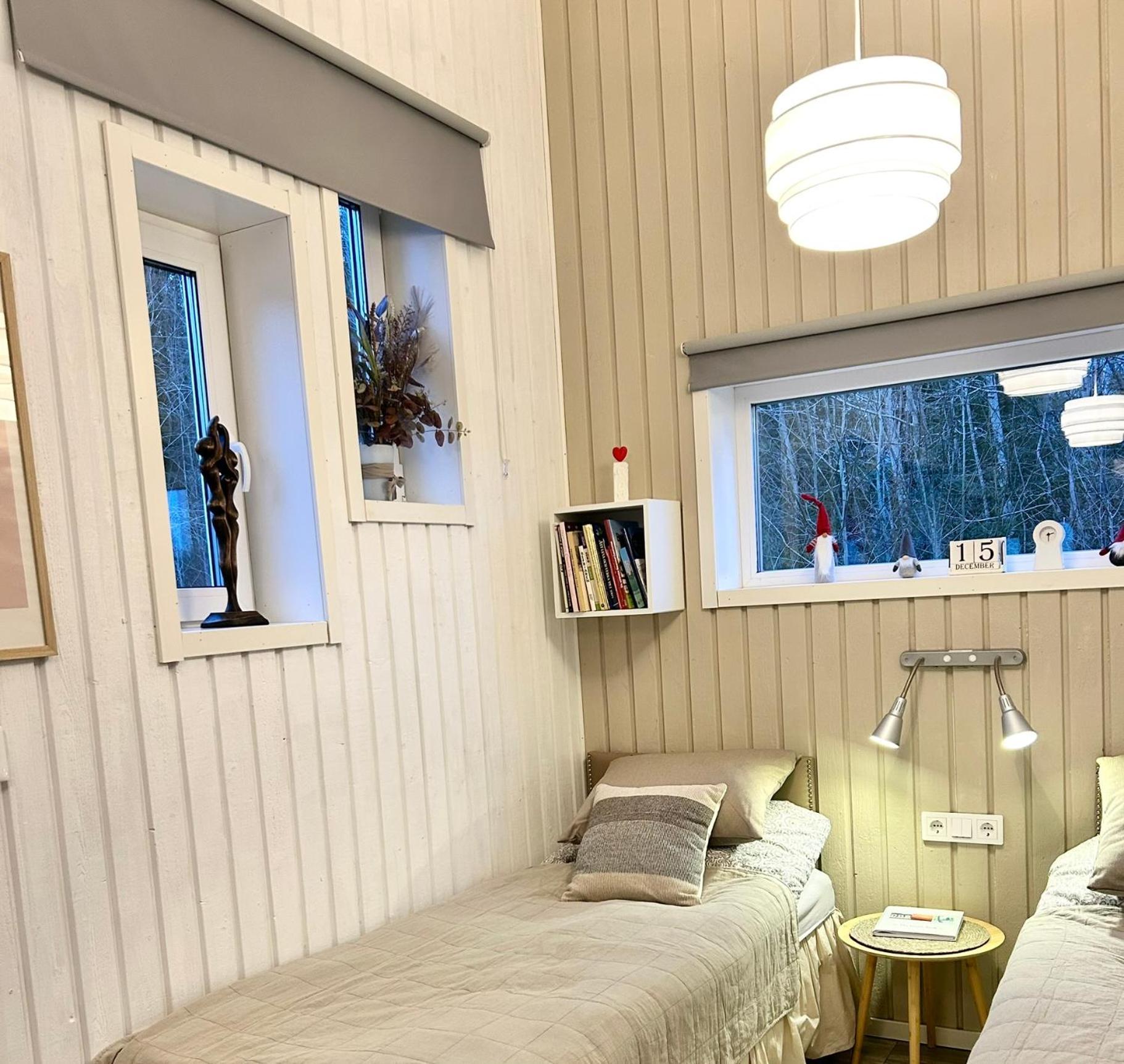Lilla Huset Bed & Breakfast - Countryside Guesthouse, Free Parking Эребру Экстерьер фото